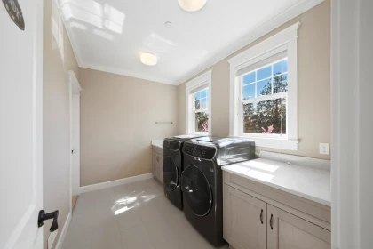 Hallway Photo of 24341 124 Avenue, Maple Ridge, BC