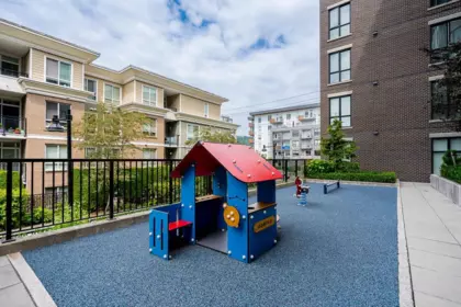 Garden / Landscaping Photo of 611 750 Dogwood Street, Coquitlam, BC
