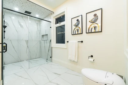 Hot Tub / Spa Photo of 13988 20a Avenue, Surrey, BC