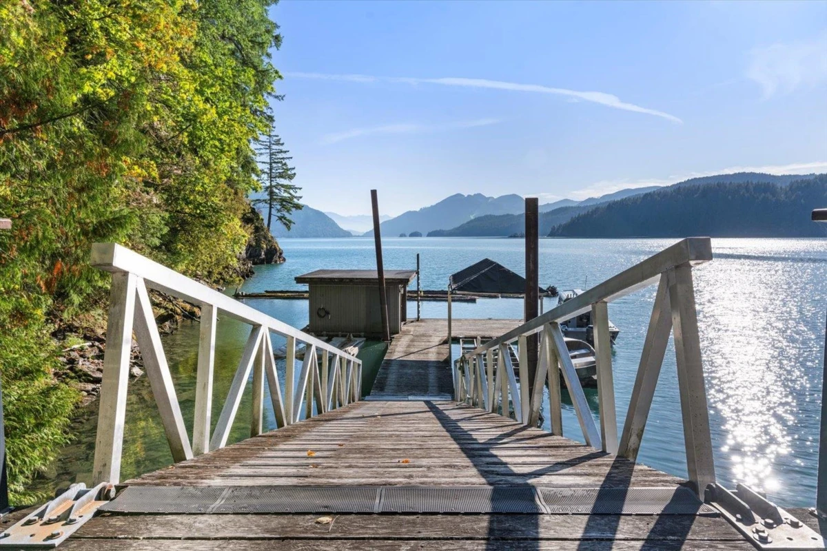 Dining Area Photo of LOT 167 Yale Division Yale District Lake, Harrison Hot Springs, BC