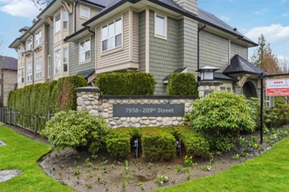 32 7938 209 Street, Langley, BC, Langley — Townhouse for sale