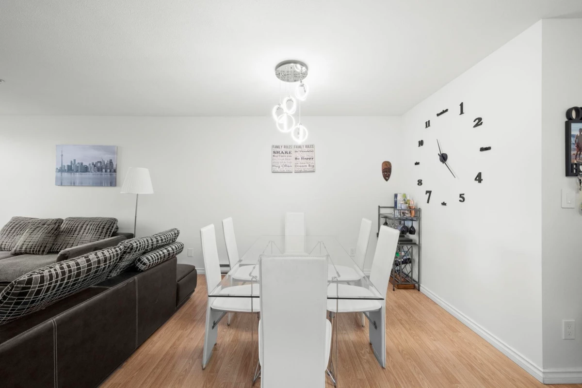 Dining Area Photo of 25 2378 Rindall Avenue, Port Coquitlam, BC