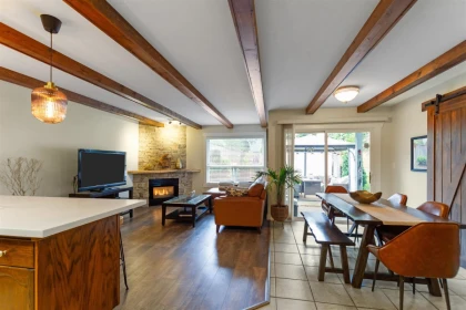 Kitchen Photo of 22890 Purdey Avenue, Maple Ridge, BC
