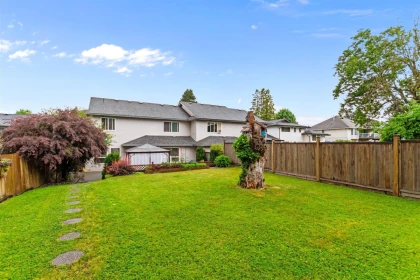 Staircase Photo of 22890 Purdey Avenue, Maple Ridge, BC