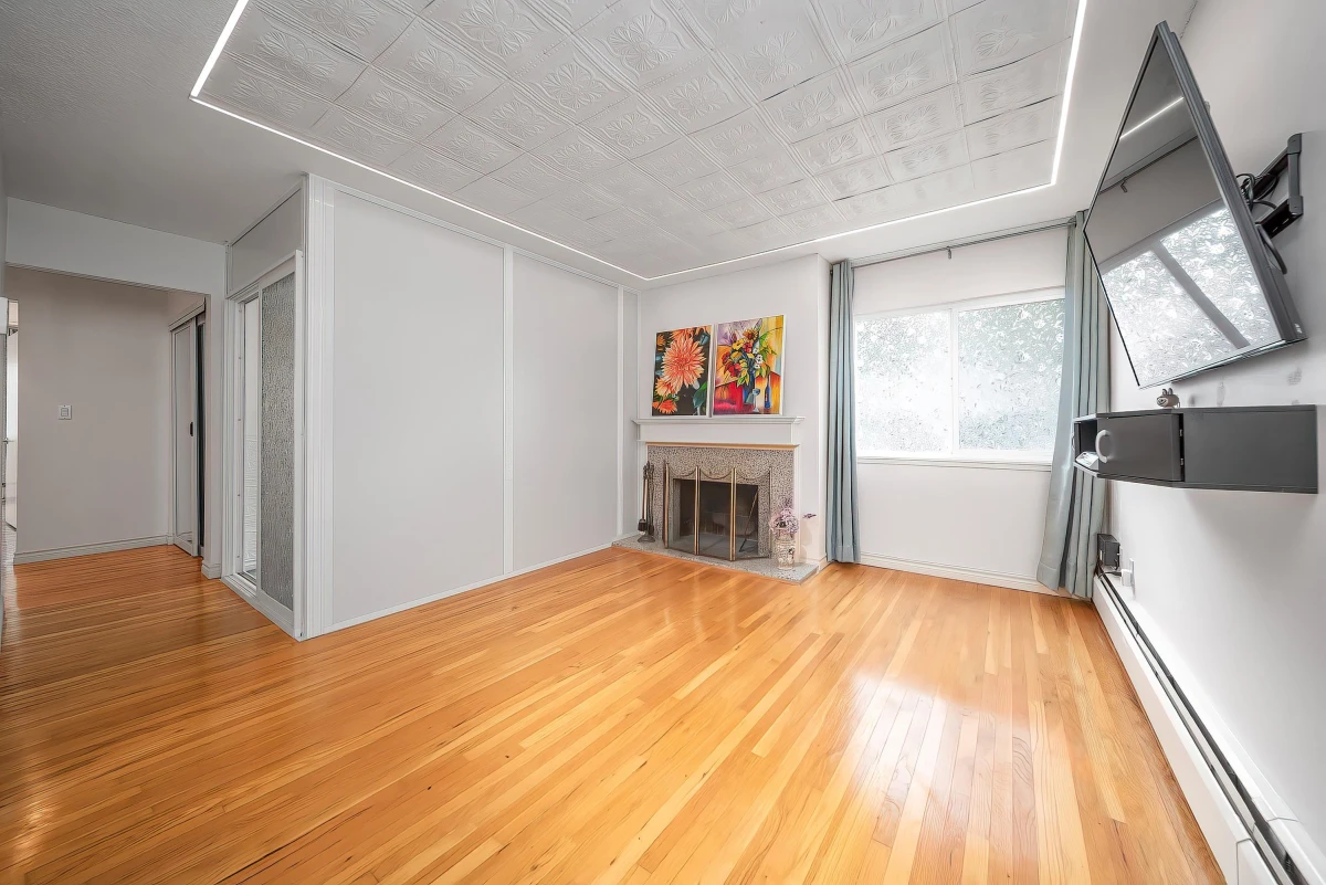 Living Room Photo of 750 Westview Crescent, Vancouver, BC