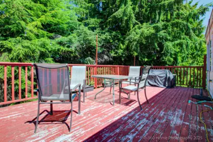 Staircase Photo of 5105 8a Avenue, Delta, BC