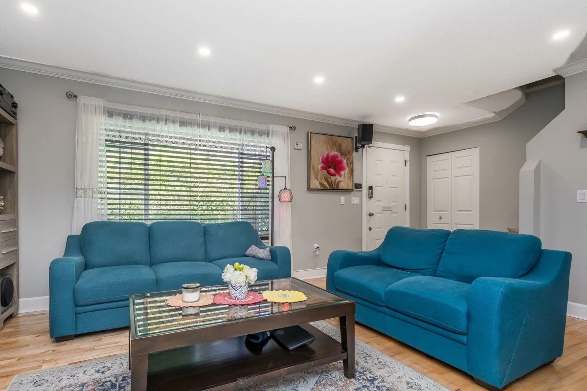 Family Room Photo of 15428 Madrona Drive, Surrey, BC