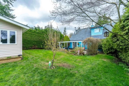 Front Yard Photo of 15428 Madrona Drive, Surrey, BC
