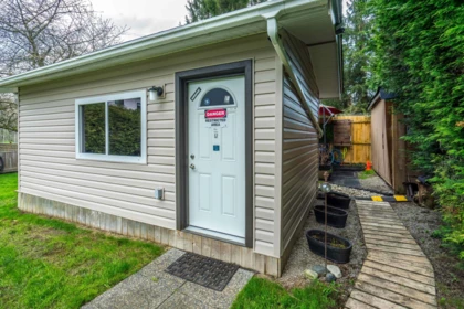 Swimming Pool Photo of 15428 Madrona Drive, Surrey, BC