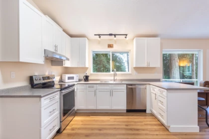 914 Gower Point Road, Gibsons, BC, Gibsons — Single Family Residence for sale
