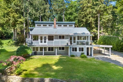 914 Gower Point Road, Gibsons, BC, Gibsons — Single Family Residence for sale