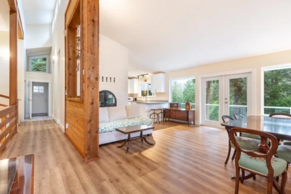 914 Gower Point Road, Gibsons, BC, Gibsons — Single Family Residence for sale