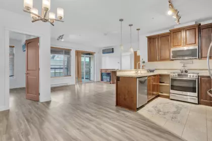 Kitchen Island Photo of 108 32445 Simon Avenue, Abbotsford, BC