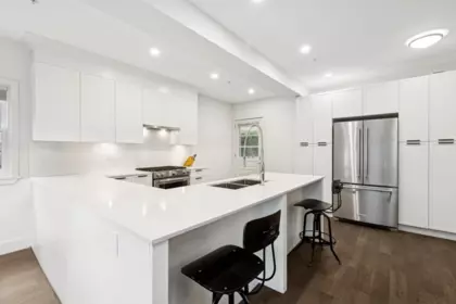 Kitchen Photo of 2 244 E 5th Street, North Vancouver, BC