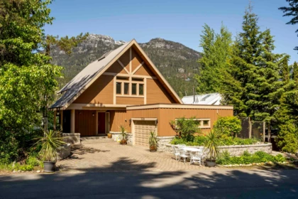 Entry Foyer Photo of 3319 Lakeside Road, Whistler, BC