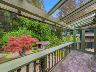 Breakfast Nook Photo of 4786 Armour Court, North Vancouver, BC