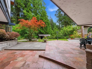 Kitchen Island Photo of 4786 Armour Court, North Vancouver, BC