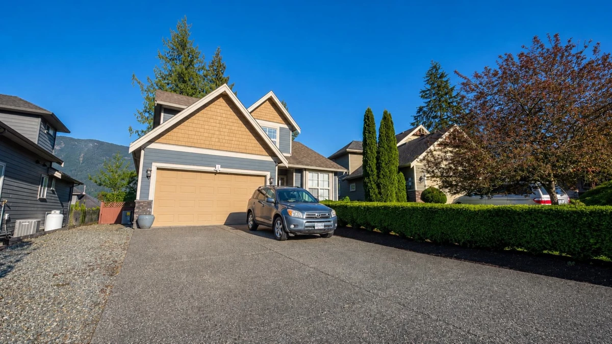 Living Room Photo of 38 14550 Morris Valley Road, Mission, BC