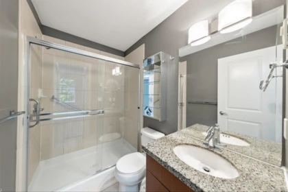 Entry Foyer Photo of 107 33338 E Bourquin Crescent, Abbotsford, BC