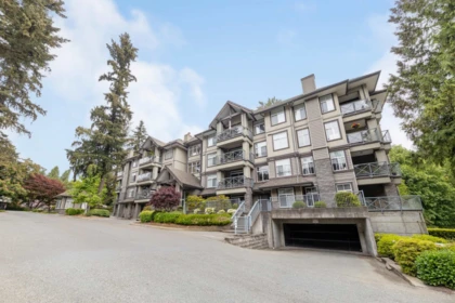 Garden / Landscaping Photo of 107 33338 E Bourquin Crescent, Abbotsford, BC