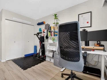 Entry Foyer Photo of 304 391 E 7th Avenue, Vancouver, BC