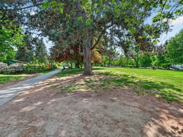 Front Yard Photo of 304 391 E 7th Avenue, Vancouver, BC