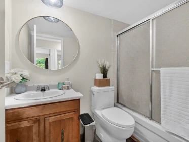 Hallway Photo of 304 391 E 7th Avenue, Vancouver, BC