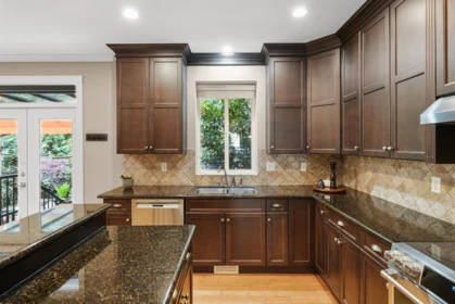 Kitchen Island Photo of 17848 70 Avenue, Surrey, BC