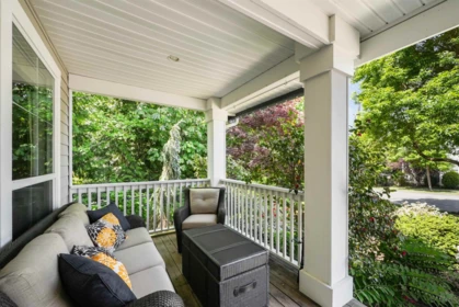 Swimming Pool Photo of 17848 70 Avenue, Surrey, BC