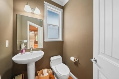 Walk-In Closet Photo of 17848 70 Avenue, Surrey, BC