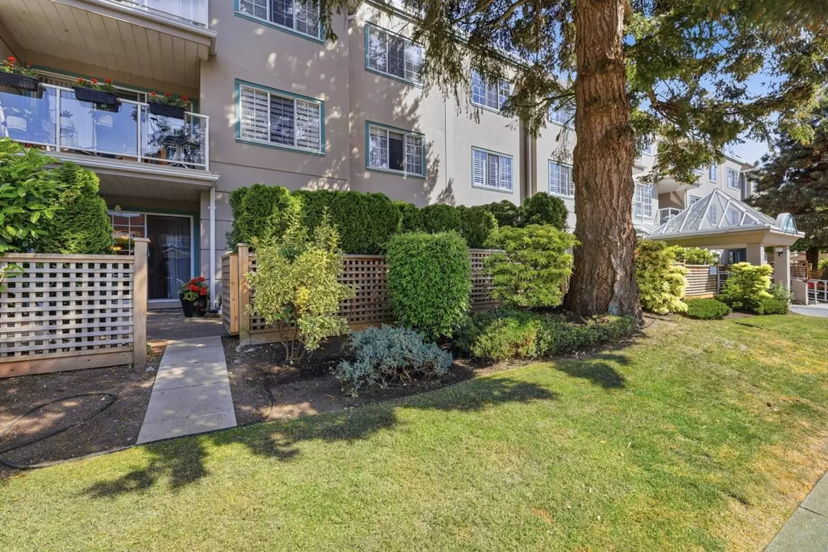 Family Room Photo of 102 1140 55 Street, Delta, BC