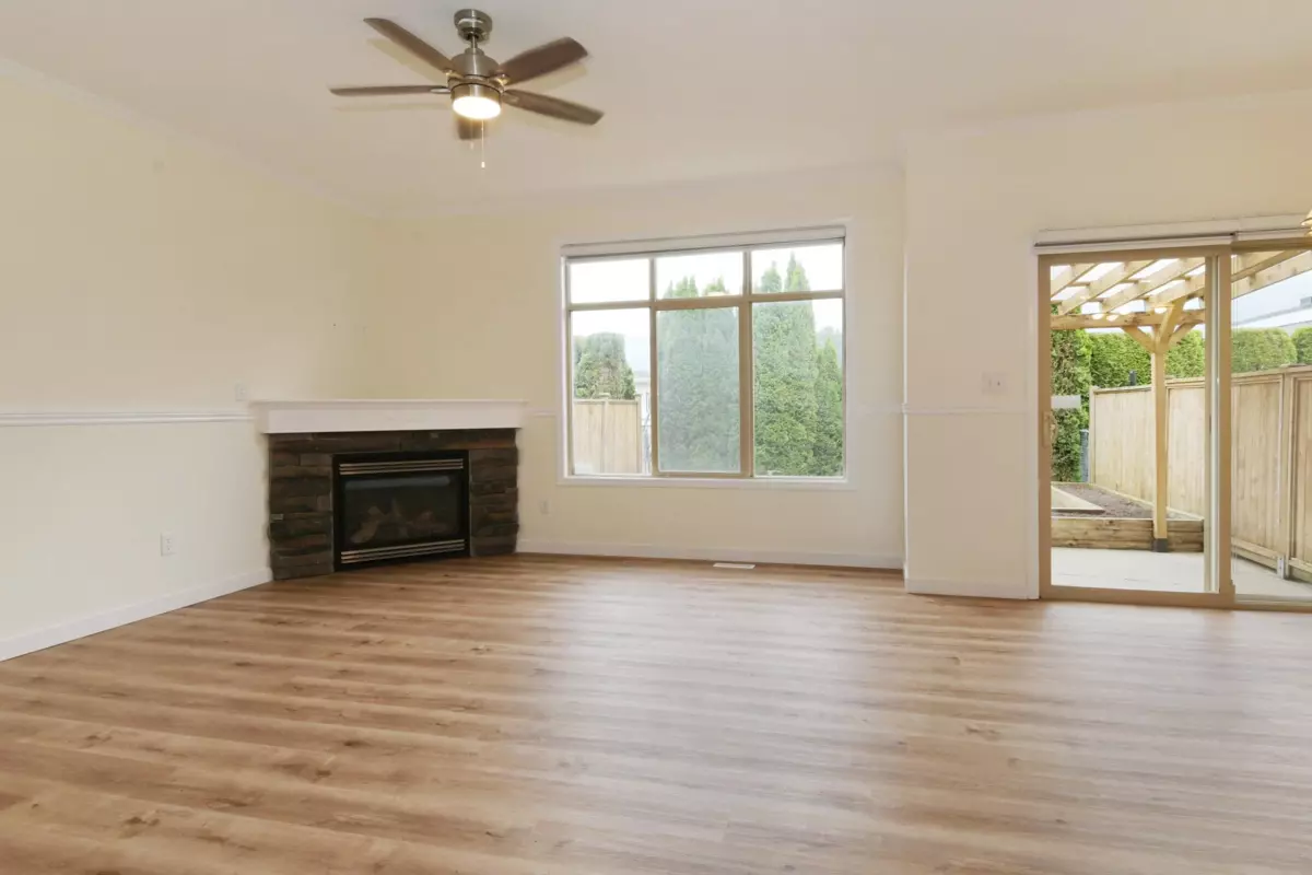 Living Room Photo of 3 7543 Morrow Road, Agassiz, BC