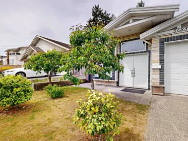 5685 Neville Street, Burnaby, BC, Burnaby — Half Duplex for sale