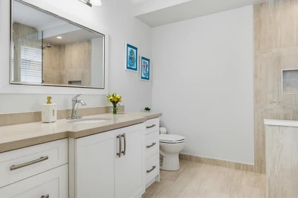 Mudroom Photo of 18158 68a Avenue, Surrey, BC