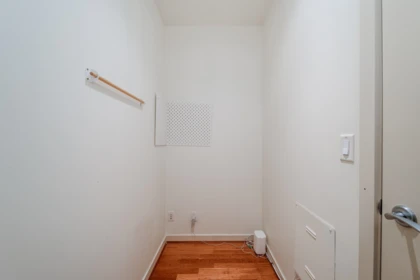 Basement Recreation Room Photo of 502 1333 W Georgia Street, Vancouver, BC