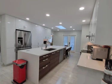 Kitchen Island Photo of 1858 Walnut Crescent, Coquitlam, BC