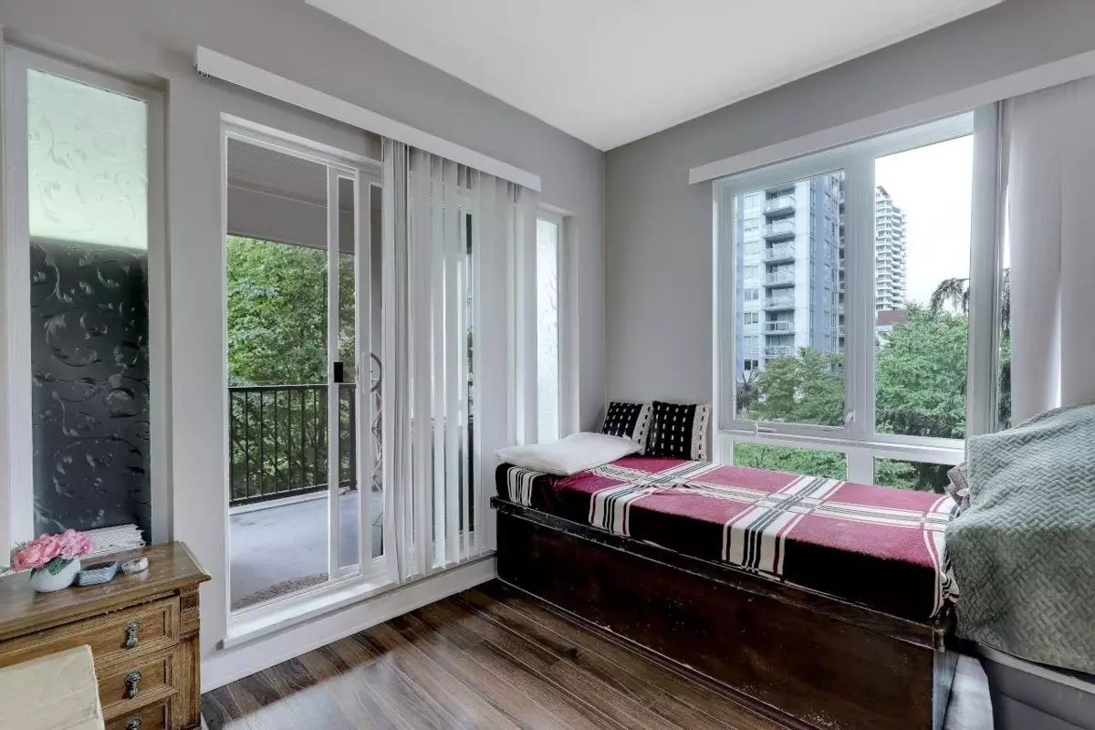 Family Room Photo of 316 13339 102a Avenue, Surrey, BC
