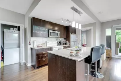 Kitchen Photo of 316 13339 102a Avenue, Surrey, BC