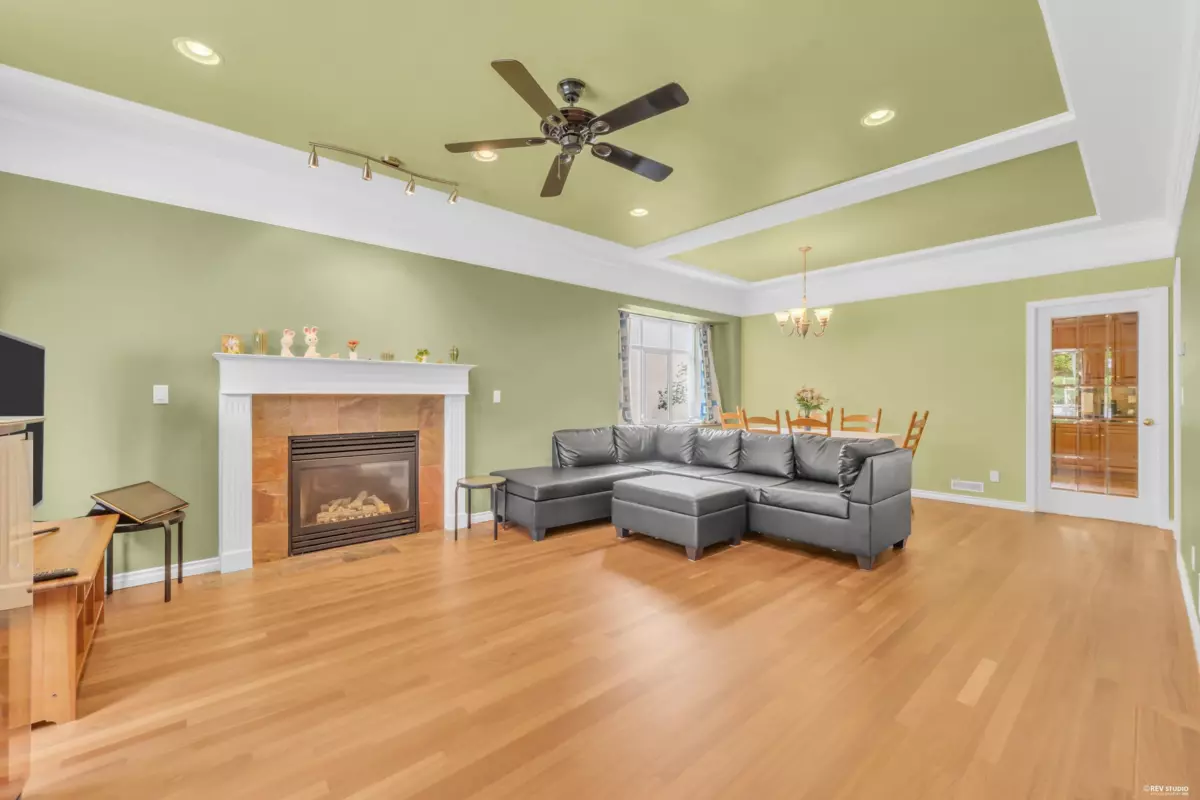 Family Room Photo of 4317 Cliffmont Road, North Vancouver, BC