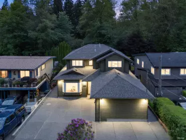 Hot Tub / Spa Photo of 4317 Cliffmont Road, North Vancouver, BC