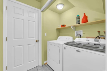 Laundry Room Photo of 4317 Cliffmont Road, North Vancouver, BC