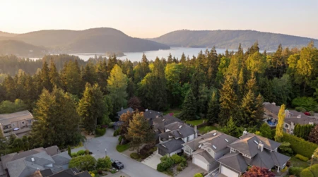 Hot Tub / Spa Photo of 1535 Ostler Court, North Vancouver, BC