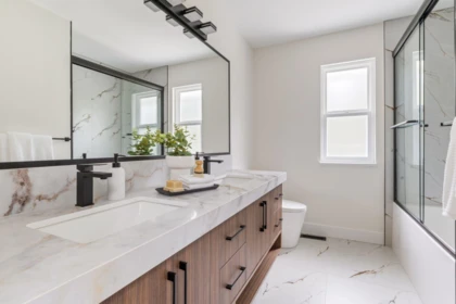 Powder Room Photo of 1535 Ostler Court, North Vancouver, BC