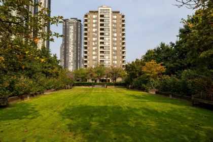 Garden / Landscaping Photo of 506 4182 Dawson Street, Burnaby, BC
