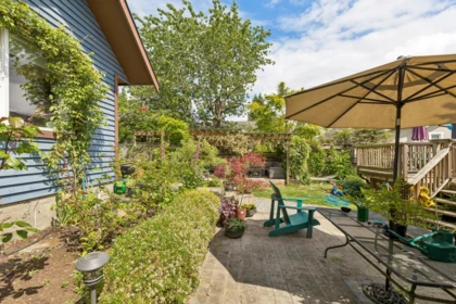 Backyard Photo of 534 E 7th Street, North Vancouver, BC