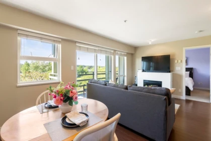 Kitchen Island Photo of 414 15735 Croydon Drive, Surrey, BC