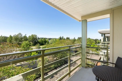 Staircase Photo of 414 15735 Croydon Drive, Surrey, BC