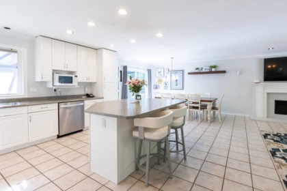 Kitchen Island Photo of 3874 200a Street, Langley, BC