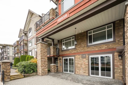 Kitchen Photo of 317 19939 55a Avenue, Langley, BC