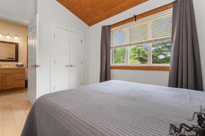 Bedroom 4 Photo of 64922 North Bend Post Office Road, Boston Bar, BC
